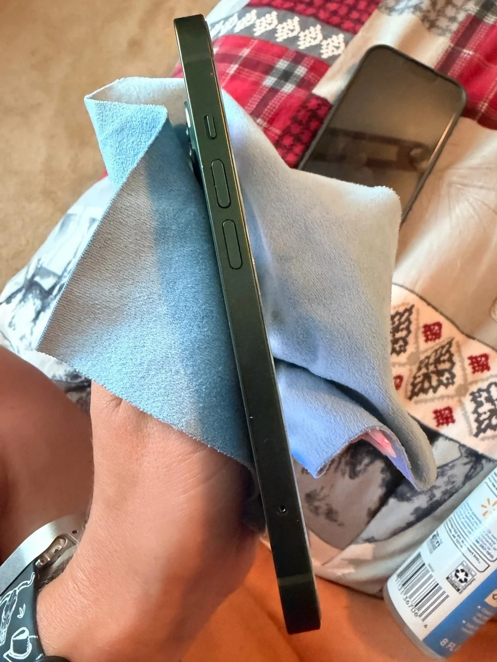 Apple iPhone 13 128 gb in Forest Green